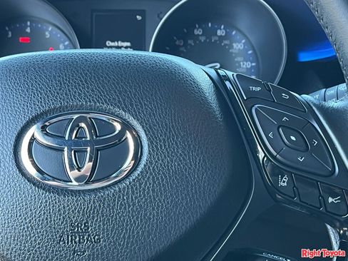 Certified 2021 Toyota C-HR XLE FWD image 24
