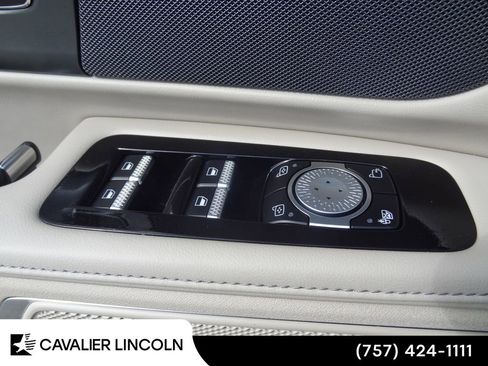 Certified 2025 Lincoln Nautilus Premier AWD/4WD image 16