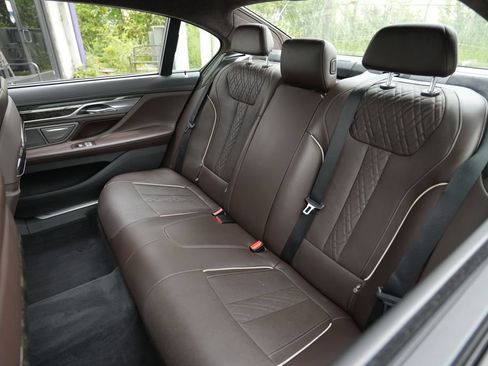 Used 2016 BMW 750i xDrive AWD/4WD image 27