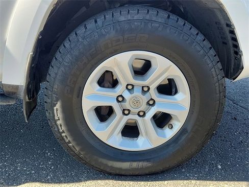 Used 2016 Toyota 4Runner Limited image 7