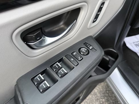 Used 2024 Honda Pilot Touring image 14