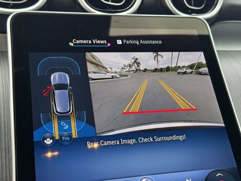 Used 2025 Mercedes-Benz GLC 300 4MATIC image 22