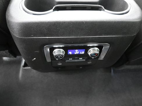 Used 2021 GMC Yukon Denali image 18