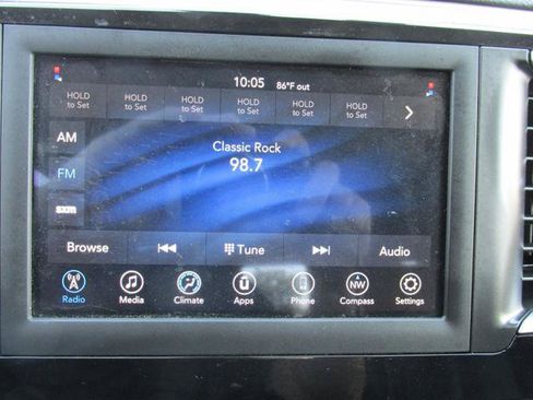 Used 2021 Chrysler Voyager Lxi FWD image 11