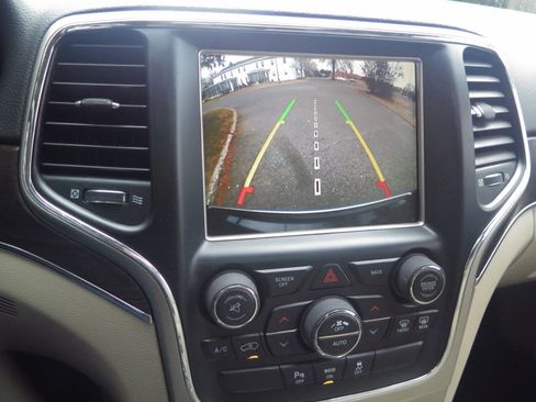 Used 2015 Jeep Grand Cherokee Limited w/ Trailer Tow Group IV image 10