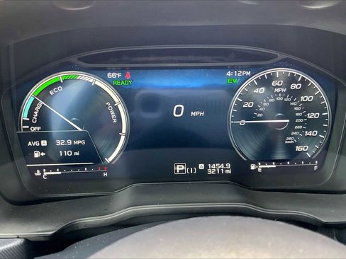 Used 2025 Subaru Forester Premium AWD/4WD image 26