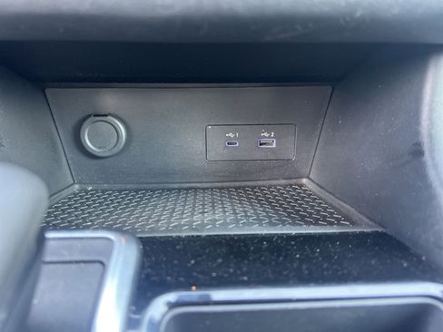 Used 2024 Nissan Pathfinder SV FWD image 7