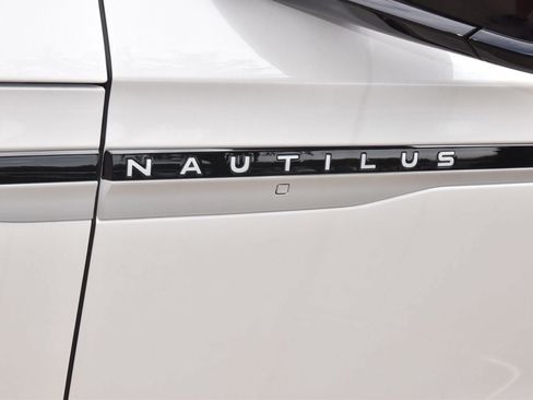 New 2026 Lincoln Nautilus Premier AWD/4WD image 41