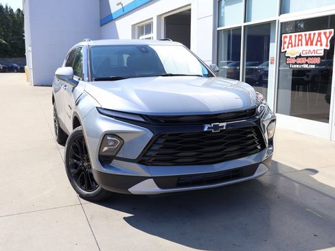 New 2026 Chevrolet Blazer LT w/ LPO, Black Sport Package AWD/4WD image 36