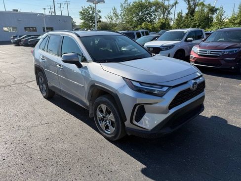 Used 2024 Toyota RAV4 XLE w/ Convenience Package AWD/4WD image 4