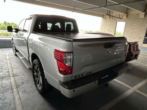 Used 2017 Nissan Titan SV AWD/4WD image 2