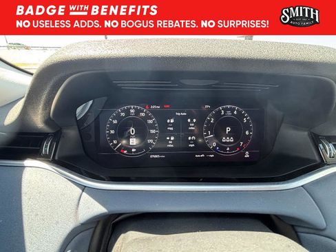 Used 2020 Land Rover Range Rover Evoque SE image 13