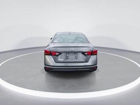 Used 2024 Nissan Altima 2.5 SV FWD image 7
