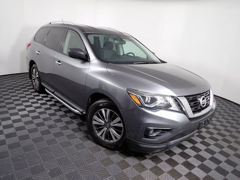 Used 2018 Nissan Pathfinder SV w/ SV All Weather Package image 5