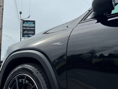 Used 2021 Mercedes-Benz GLB 35 AMG 4MATIC image 2