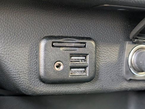 Used 2023 Chevrolet Traverse Premier image 37