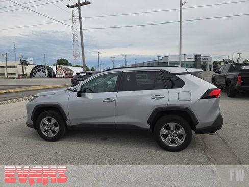 Used 2025 Toyota RAV4 XLE AWD/4WD image 25