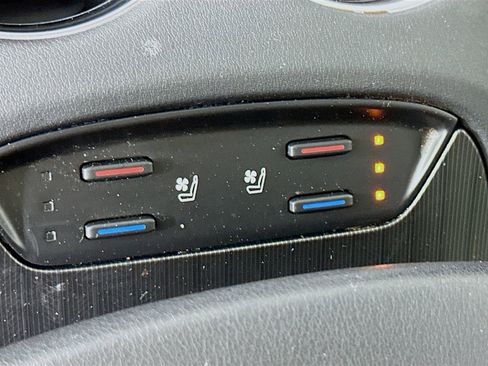 Used 2024 Toyota Venza Limited image 21