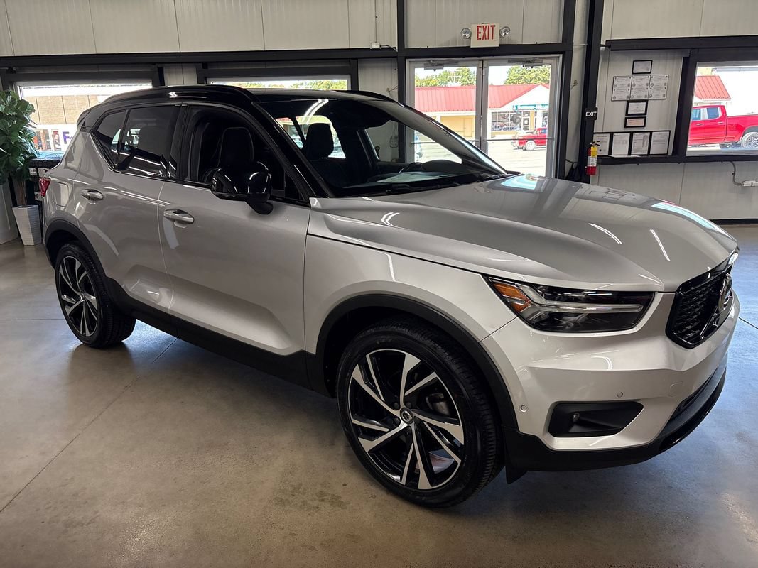 Used 2019 Volvo XC40 T5 R-Design AWD/4WD image 16