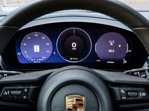 Certified 2025 Porsche Macan Electric RWD image 14