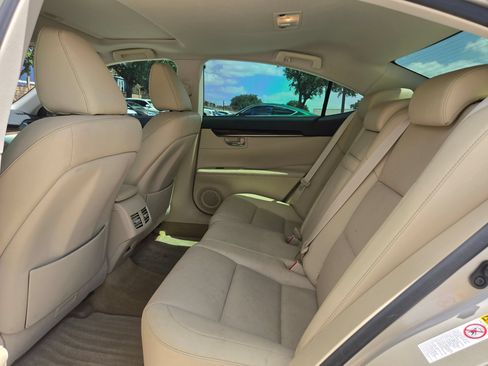 Used 2015 Lexus ES 350 w/ Premium Package FWD image 15