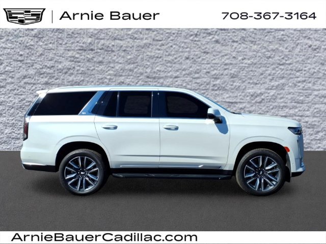 Used 2023 Cadillac Escalade Premium Luxury w/ LPO, Illumination Package AWD/4WD image 4