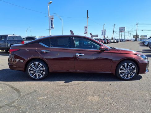 Used 2024 Nissan Altima 2.5 SL image 8