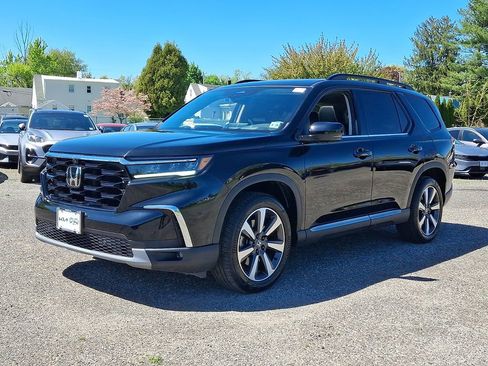 Used 2023 Honda Pilot Elite image 3
