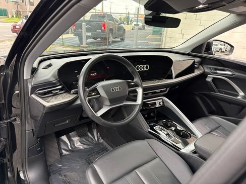 Used 2025 Audi Q5 Premium w/ Convenience Package AWD/4WD image 29