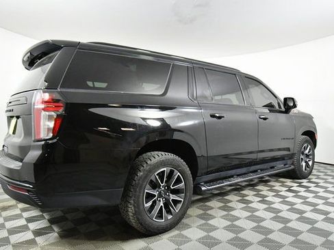Used 2023 Chevrolet Suburban Z71 w/ Luxury Package image 10