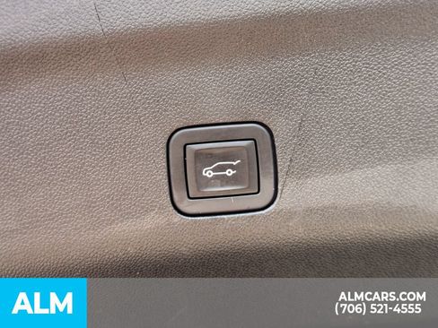 Used 2025 GMC Yukon Denali AWD/4WD image 22
