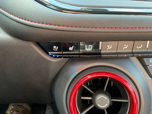 Used 2019 Chevrolet Blazer RS AWD/4WD image 9