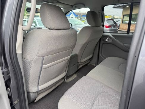 Used 2018 Nissan Frontier SV AWD/4WD image 25