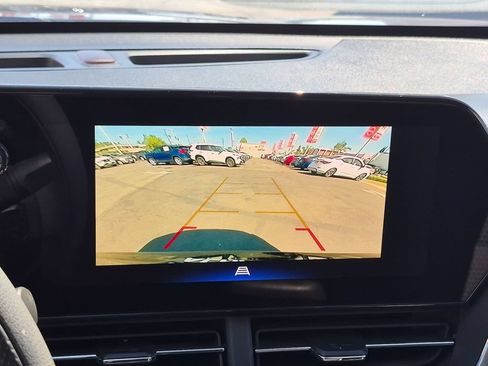 Used 2025 Chevrolet Trax LT FWD image 26