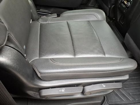 Used 2022 Chevrolet Tahoe Z71 w/ Z71 Off-Road Package image 21