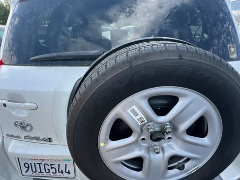 Used 2010 Toyota RAV4 Limited AWD/4WD image 19
