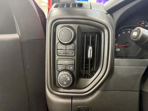 Used 2022 Chevrolet Silverado 1500 Custom Trail Boss w/ LPO, Dark Essentials Package AWD/4WD image 31