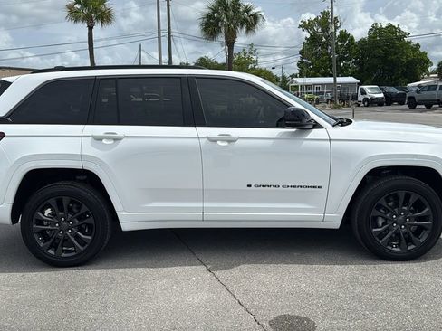 Used 2026 Jeep Grand Cherokee Limited AWD/4WD image 6