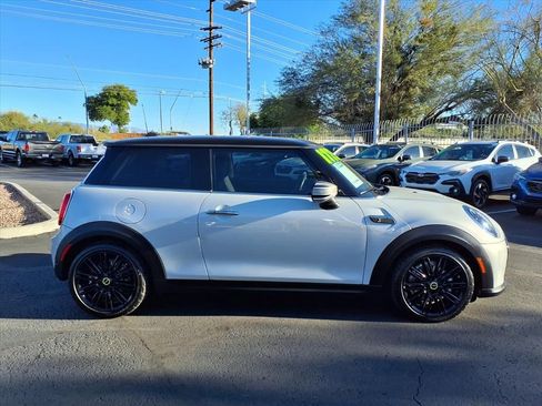 Used 2022 MINI Cooper SE image 9