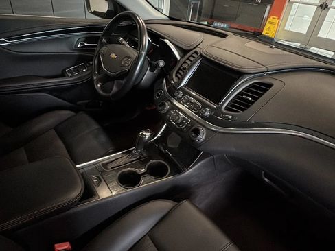 Used 2019 Chevrolet Impala LT FWD image 27