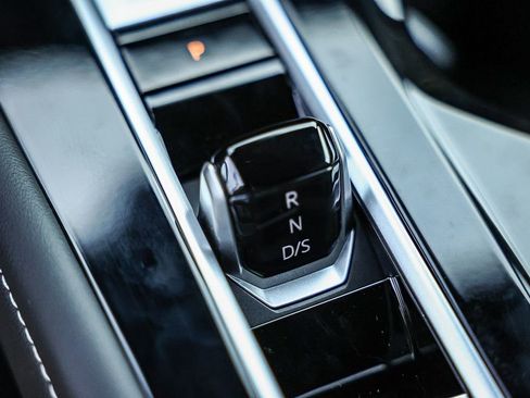 New 2026 Volkswagen Atlas Cross Sport SE image 38