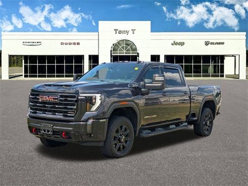 Used 2024 GMC Sierra 2500 AT4 w/ AT4 Preferred Package image 3