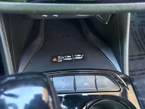 Used 2025 Buick Envista Avenir FWD image 32