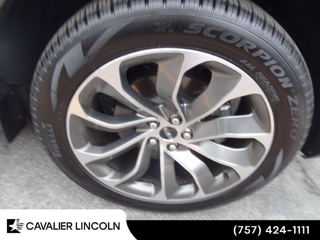 Used 2026 Lincoln Aviator AWD image 13
