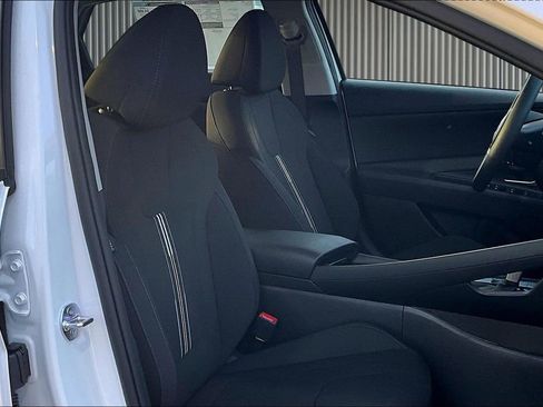 New 2026 Hyundai Elantra Hybrid FWD image 9