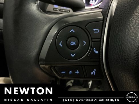 Used 2018 Toyota Camry SE w/ Audio Package FWD image 14