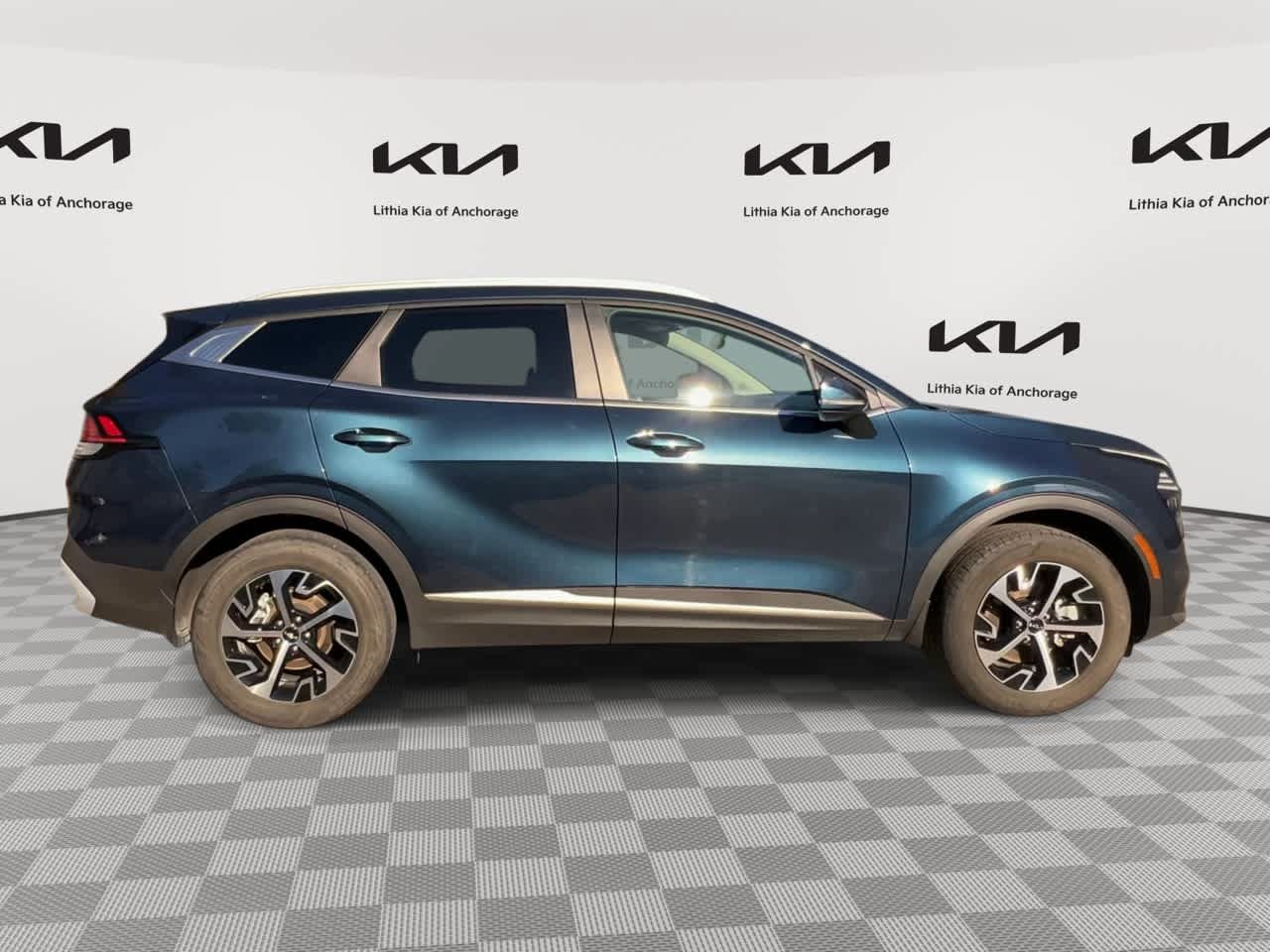 Certified 2025 Kia Sportage EX AWD/4WD image 3