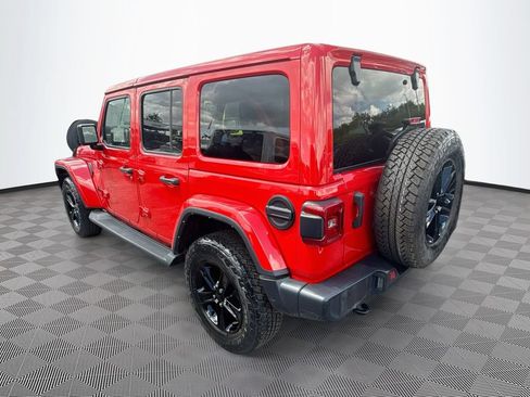 Used 2022 Jeep Wrangler Unlimited Sahara AWD/4WD image 8