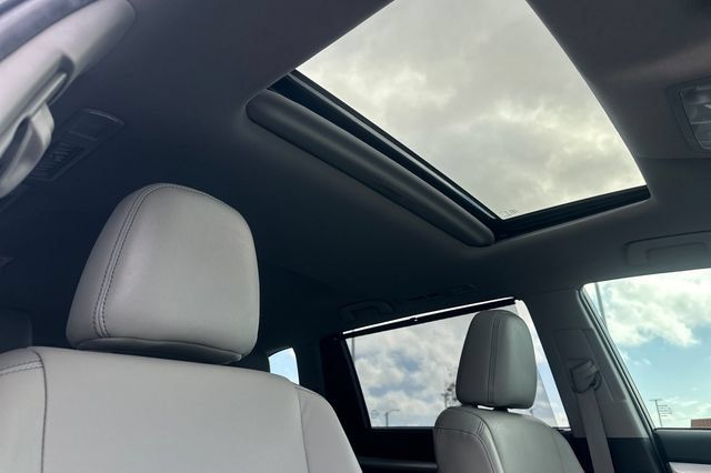 Certified 2019 Toyota Highlander XLE FWD image 23