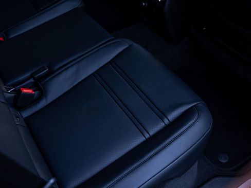 New 2026 Porsche Cayenne Coupe AWD/4WD image 37